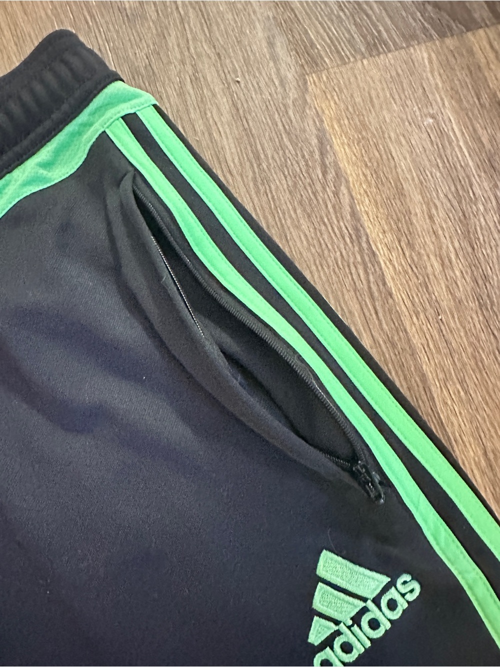 adidas Tiro 15 training Joggers with Neon Green Stripes - Picture 4 of 6